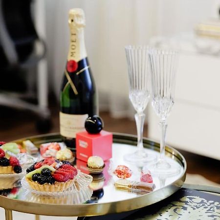 Appartamento Little Paris Boutique Bucarest Esterno foto