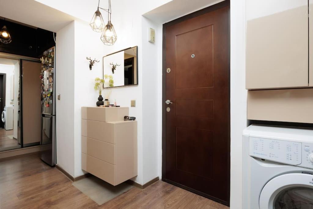 Appartamento Little Paris Boutique Bucarest Esterno foto